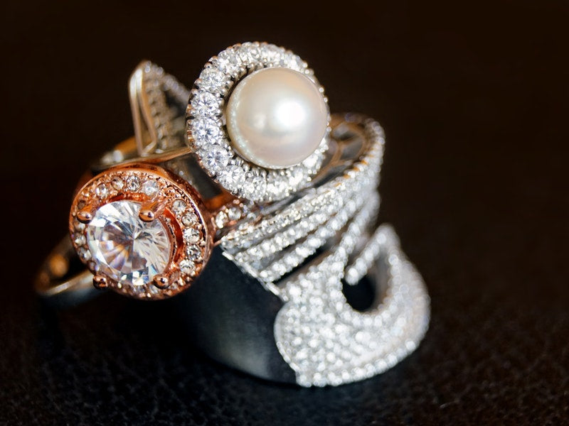 Fall Jewelry Layering Styles To Spice Up The Season
