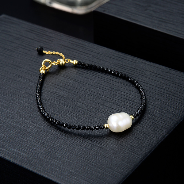 Pearl of the Abyss Adjustable Bracelet