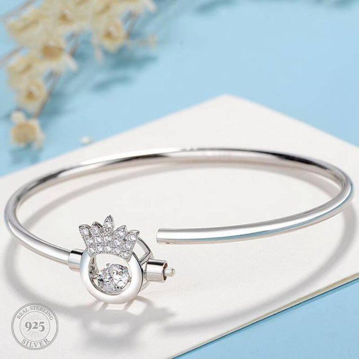 Luxe Crown Bangle