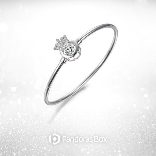 Luxe Crown Bangle