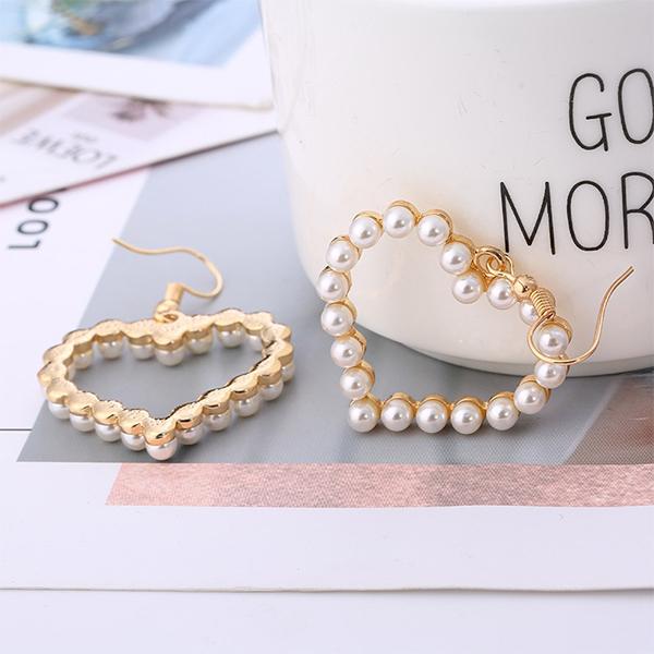 Pearly Hearts Drop Earring